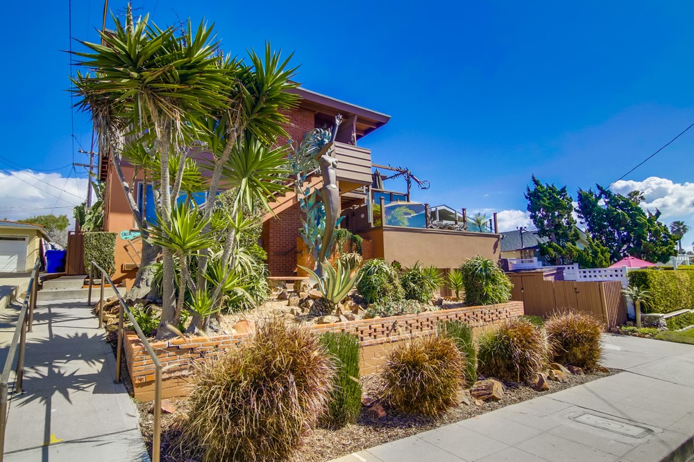 Virtual tour photo 3 of 53 for At The Beach