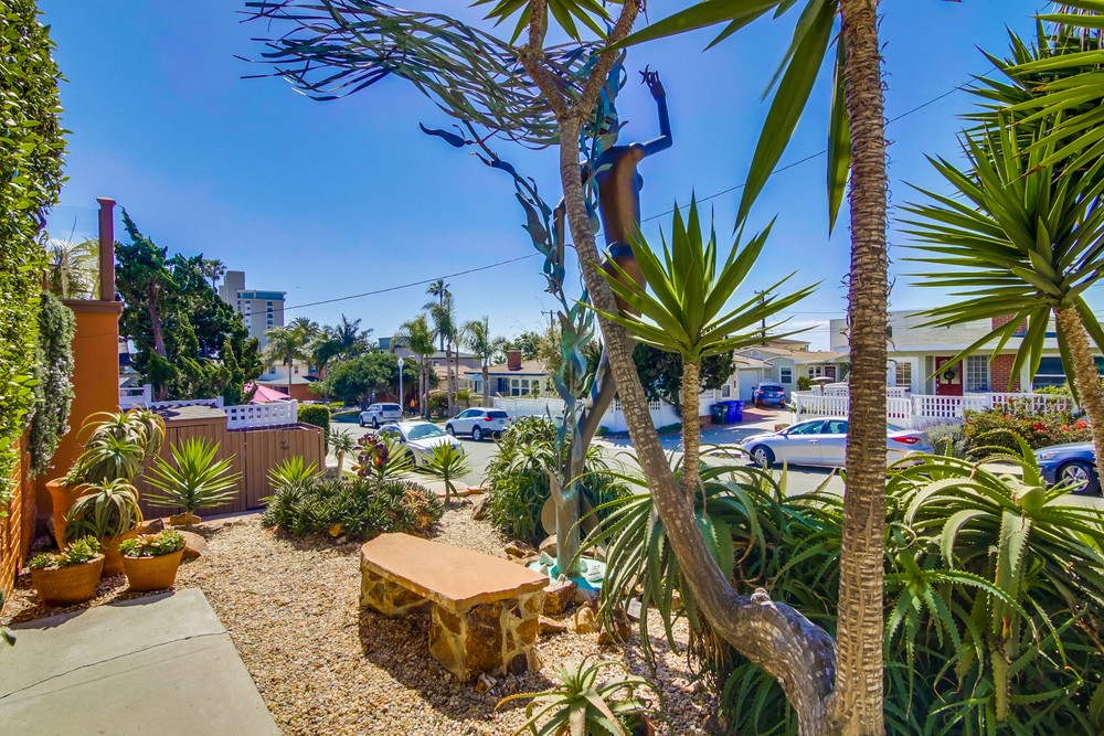 Virtual tour photo 6 of 53 for At The Beach