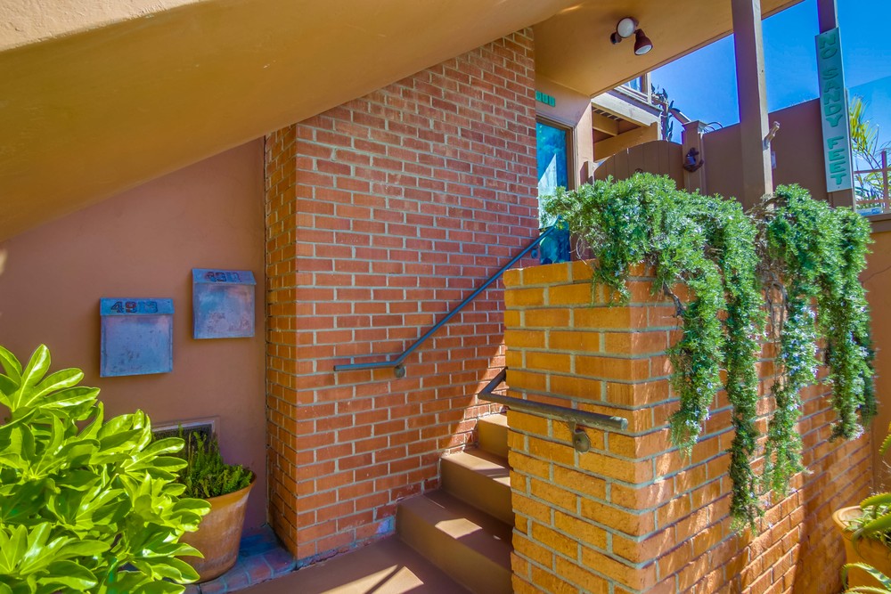 Virtual tour photo 7 of 53 for At The Beach