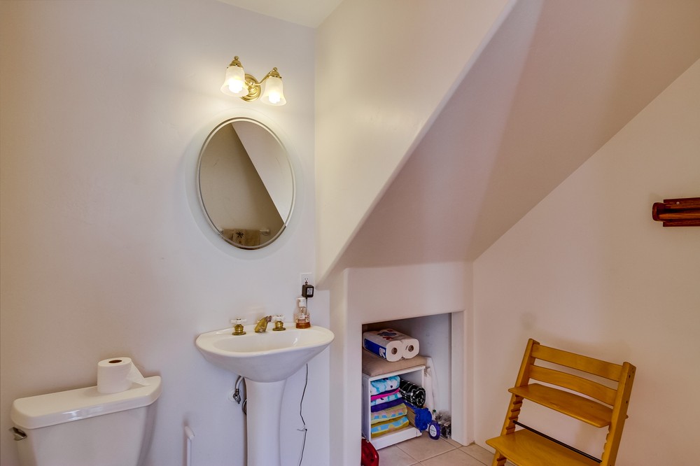 Virtual tour photo 27 of 37 for 4911 Narragansett Avenue