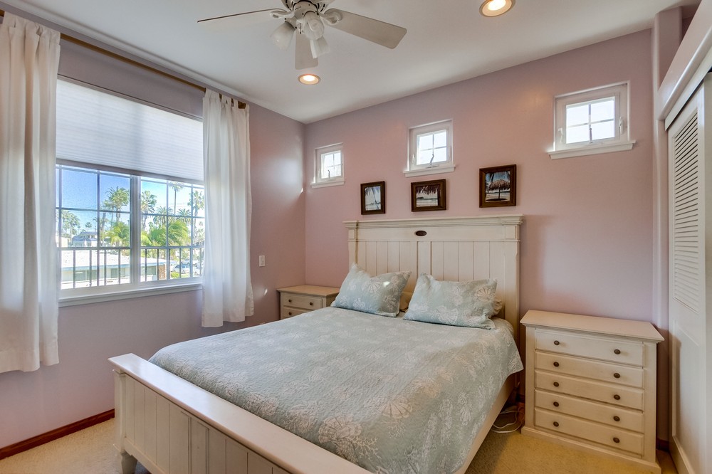 Virtual tour photo 31 of 37 for 4911 Narragansett Avenue