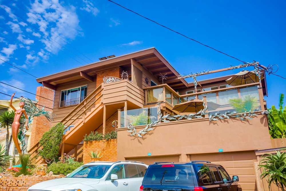 Virtual tour photo 3 of 43 for Above The Beach
