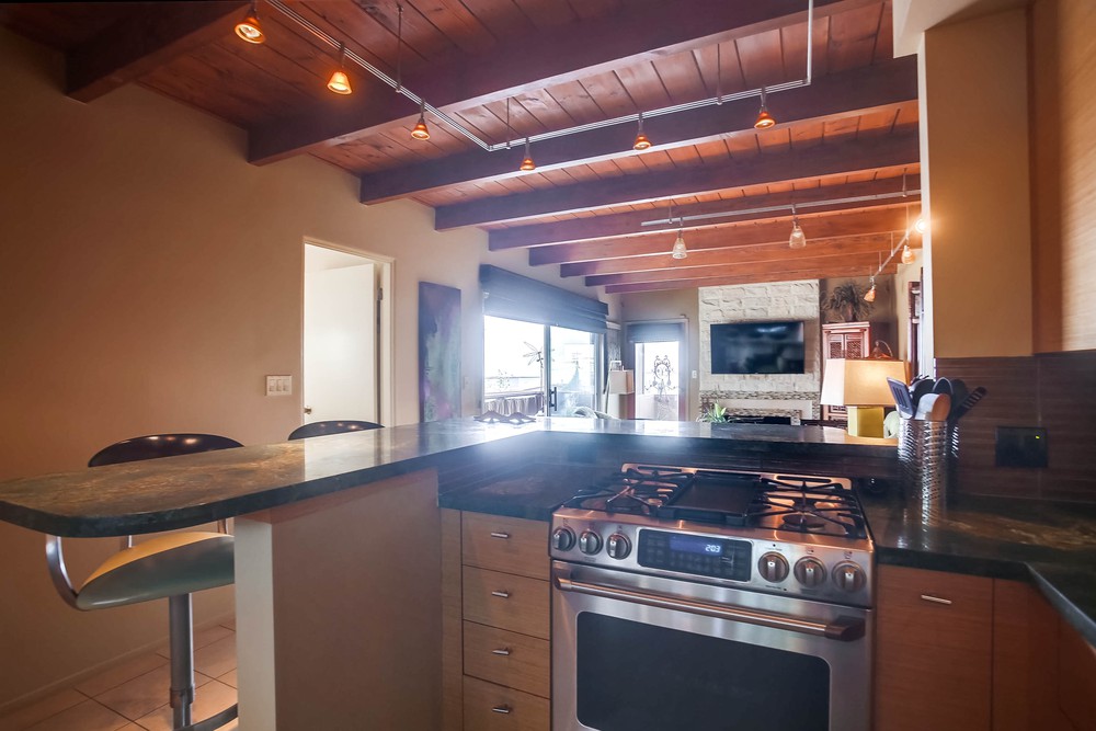 Virtual tour photo 17 of 43 for Above The Beach