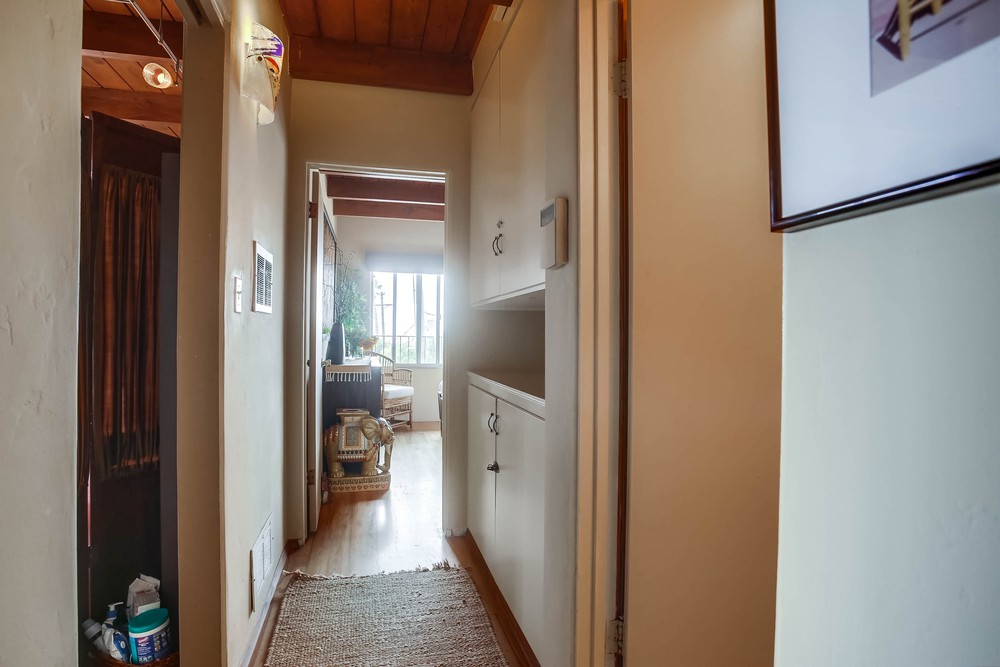 Virtual tour photo 18 of 43 for Above The Beach