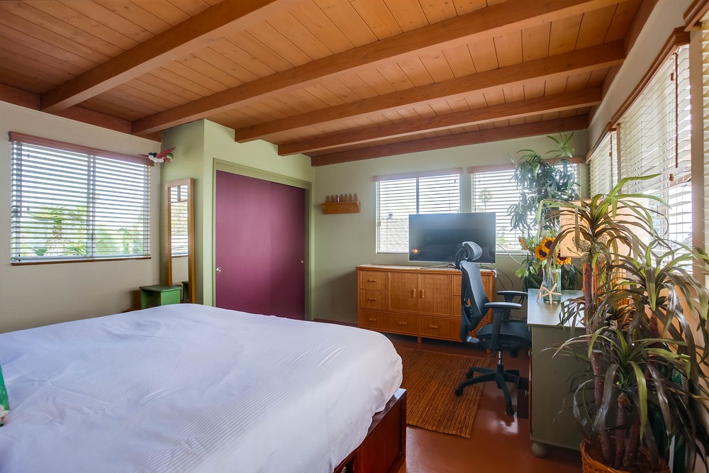 Virtual tour photo 20 of 43 for Above The Beach