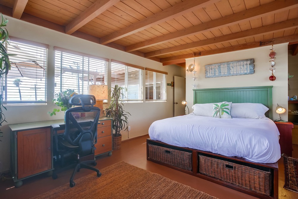 Virtual tour photo 22 of 43 for Above The Beach