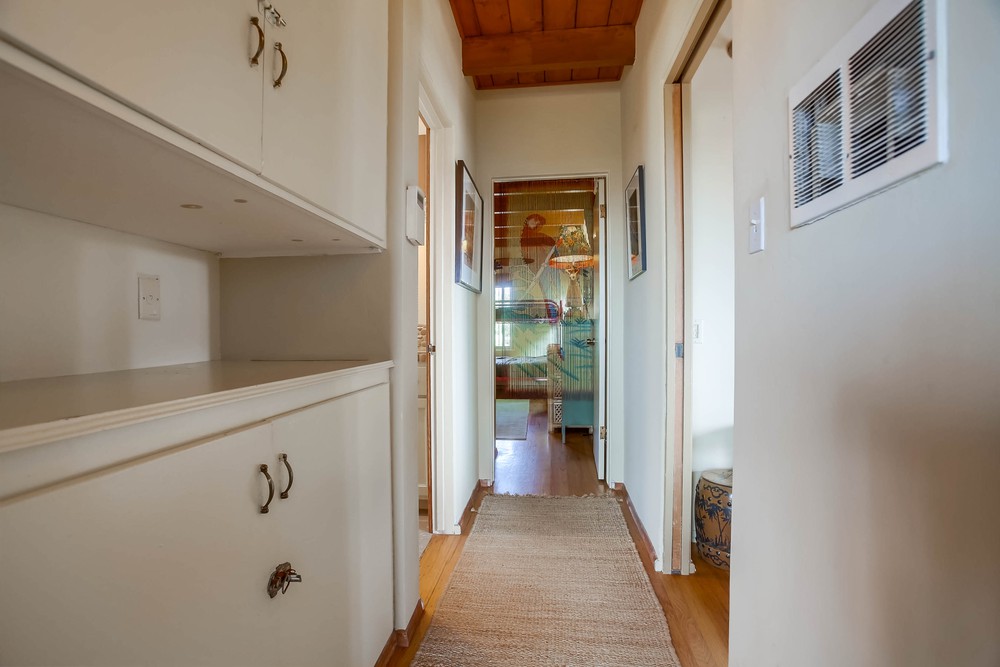 Virtual tour photo 24 of 43 for Above The Beach