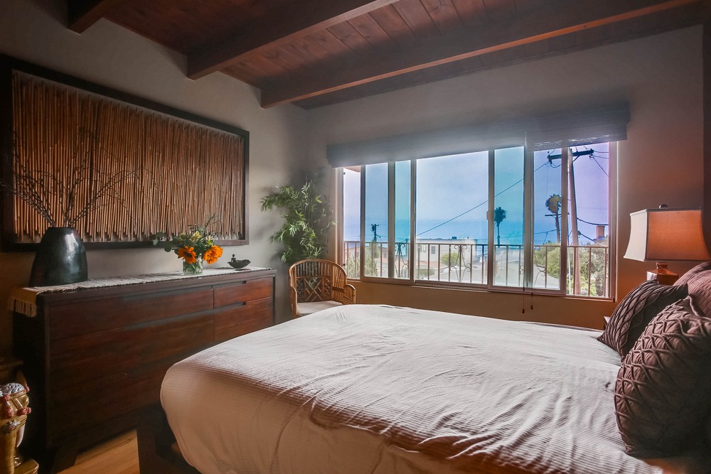 Virtual tour photo 26 of 43 for Above The Beach