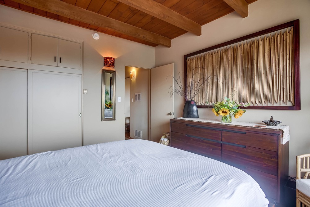 Virtual tour photo 27 of 43 for Above The Beach
