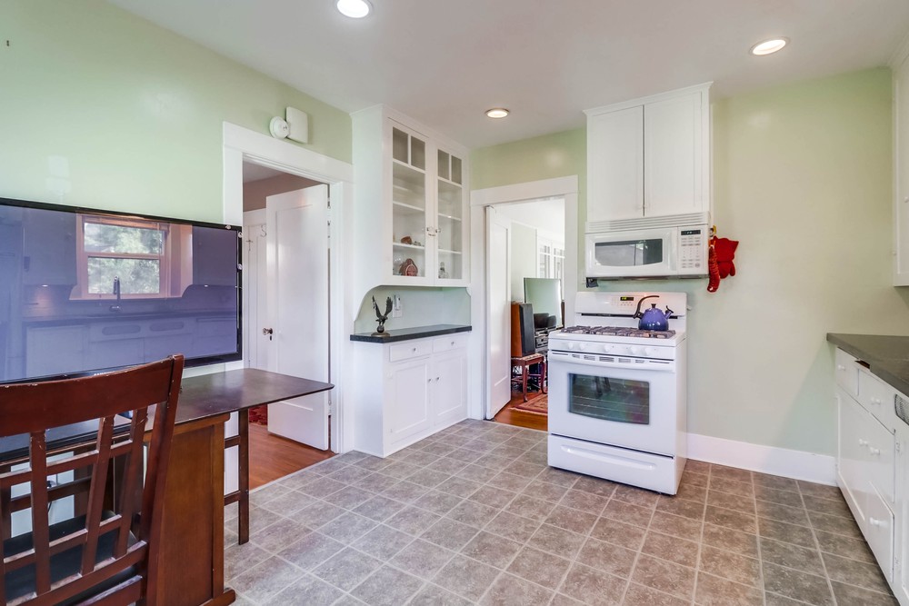 Virtual tour photo 12 of 38 for 4915 33rd St