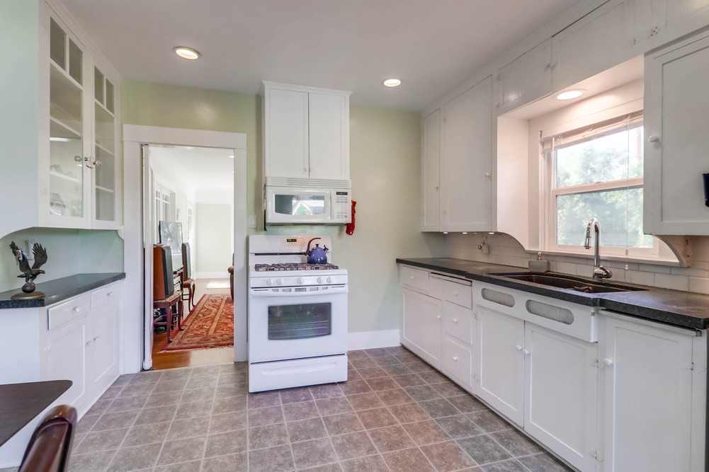 Virtual tour photo 13 of 38 for 4915 33rd St