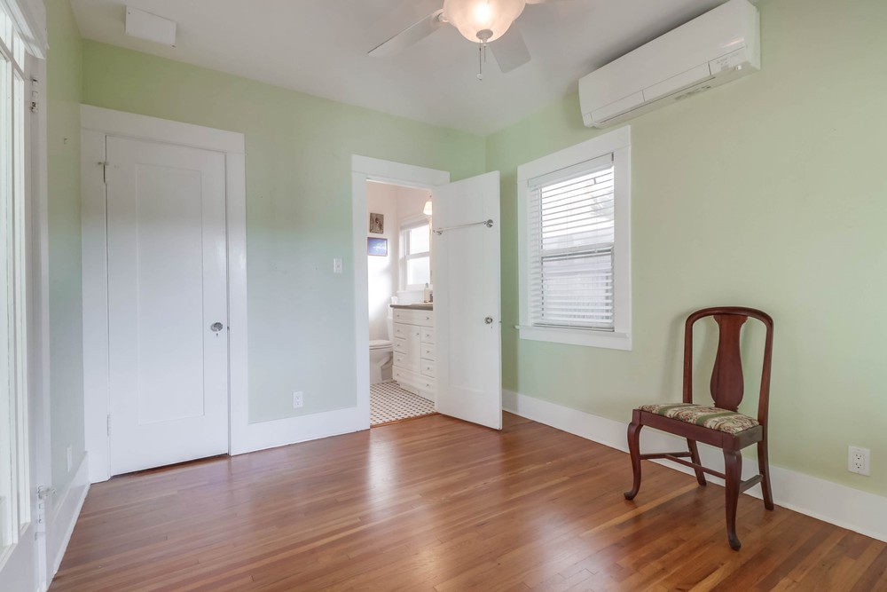 Virtual tour photo 17 of 38 for 4915 33rd St