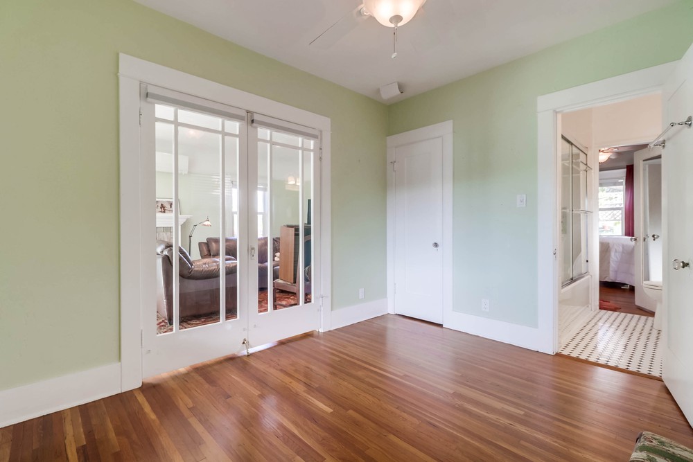 Virtual tour photo 18 of 38 for 4915 33rd St