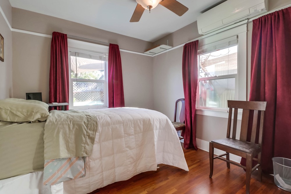 Virtual tour photo 20 of 38 for 4915 33rd St
