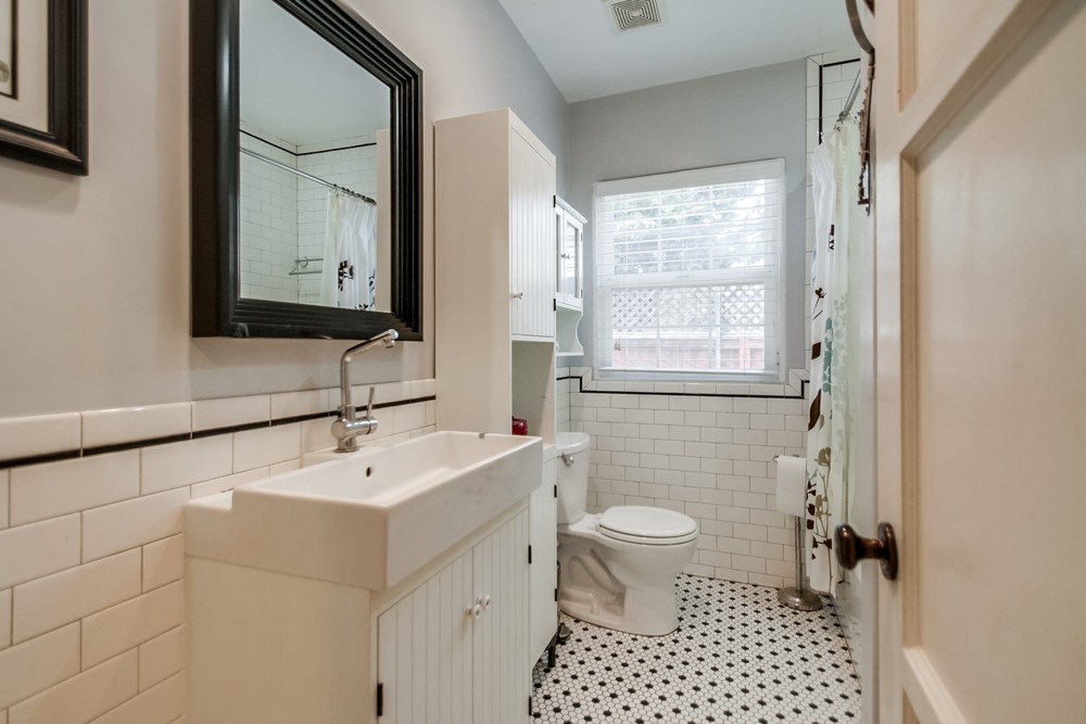 Virtual tour photo 32 of 46 for 4915 Monroe Ave