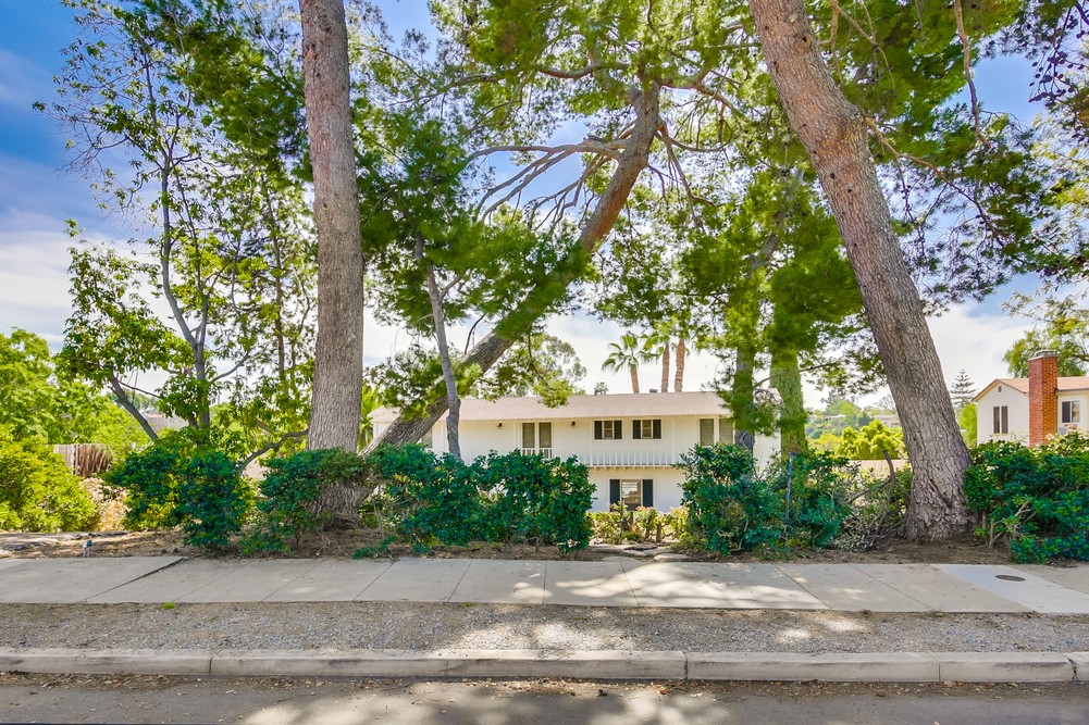 Virtual tour photo 1 of 53 for 4918 Cresita Dr