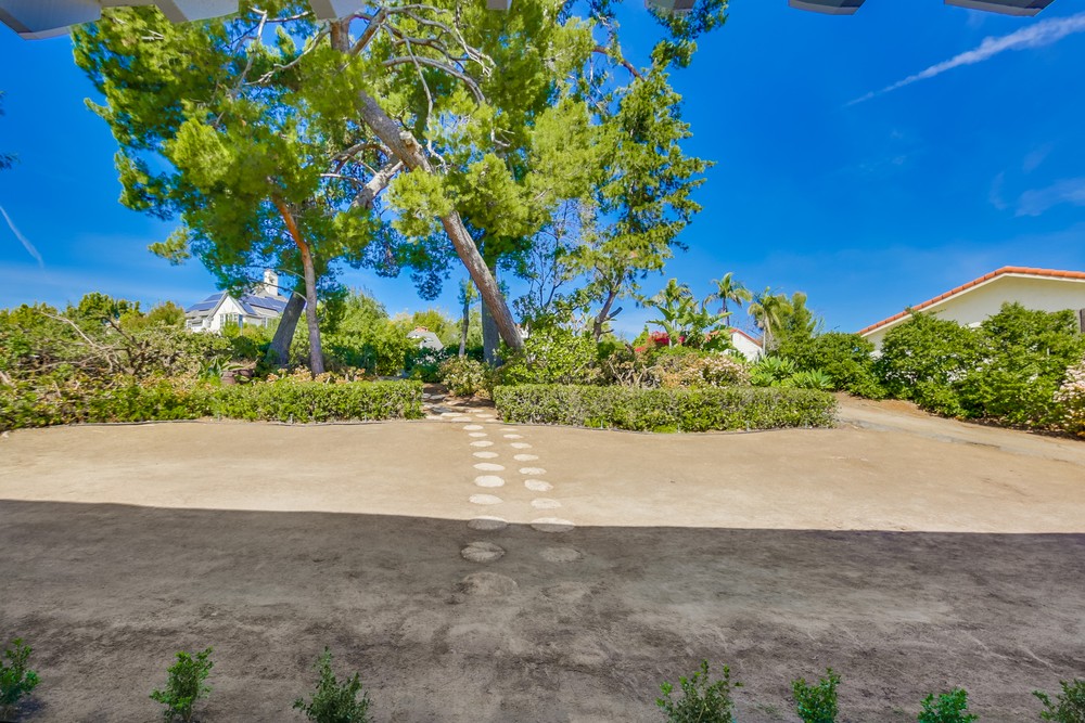 Virtual tour photo 8 of 53 for 4918 Cresita Dr