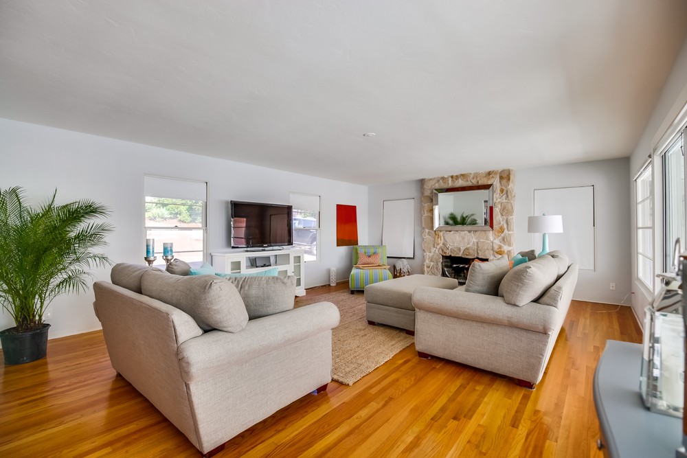 Virtual tour photo 10 of 53 for 4918 Cresita Dr