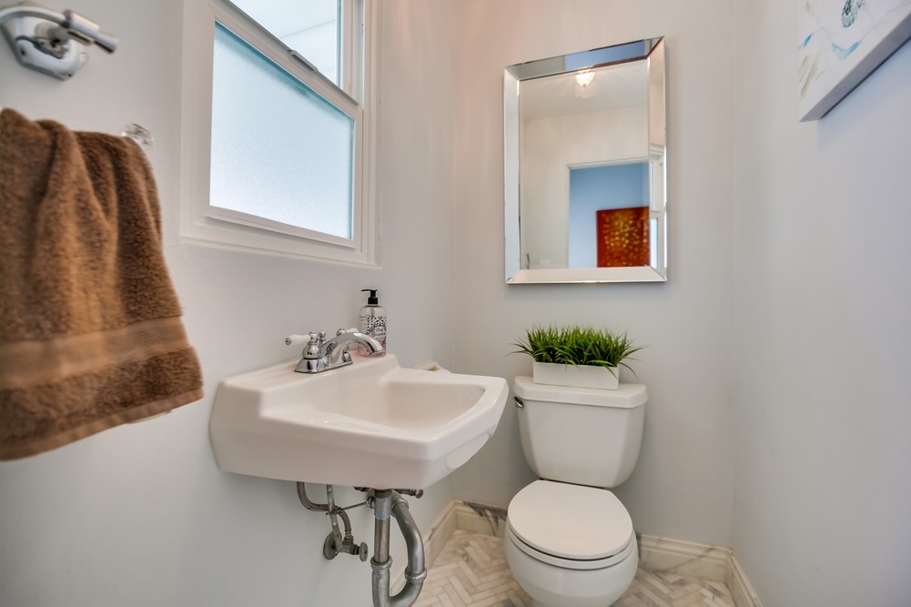 Virtual tour photo 20 of 53 for 4918 Cresita Dr