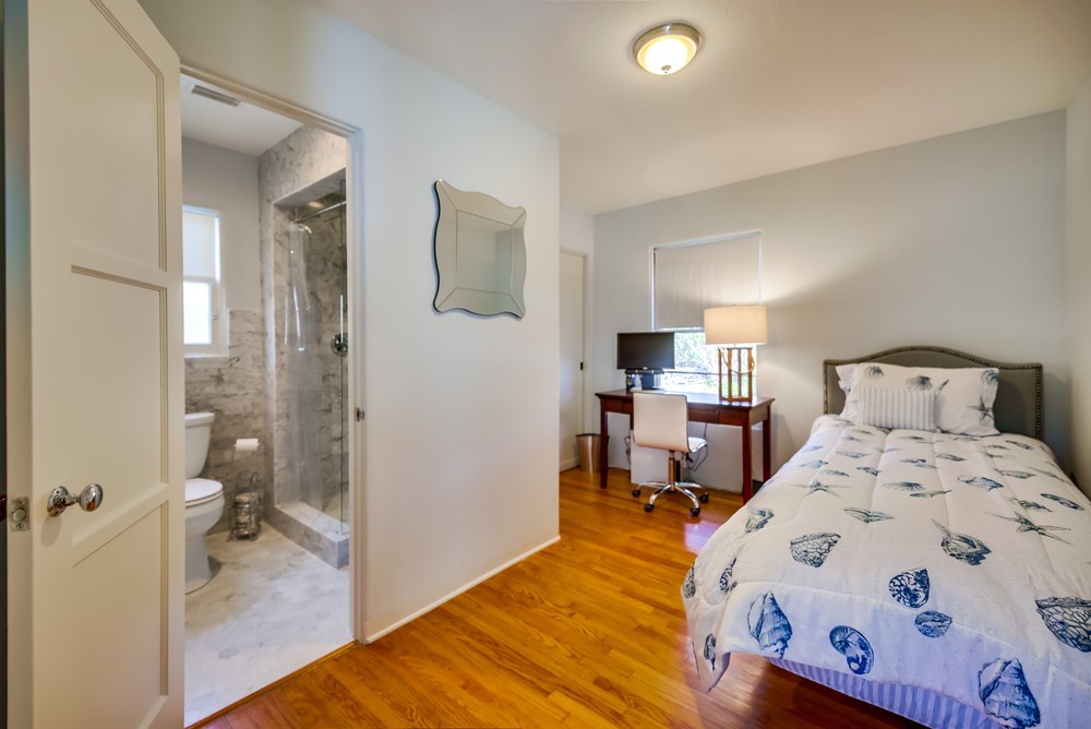 Virtual tour photo 25 of 53 for 4918 Cresita Dr