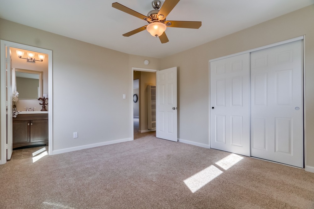 Virtual tour photo 26 of 47 for 4921 Reynolds St