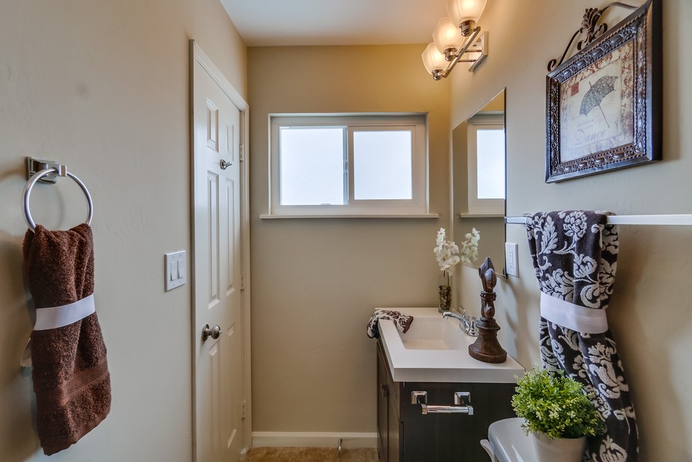 Virtual tour photo 29 of 47 for 4921 Reynolds St
