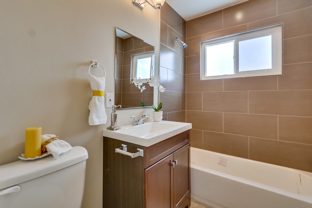 Virtual tour photo 34 of 47 for 4921 Reynolds St