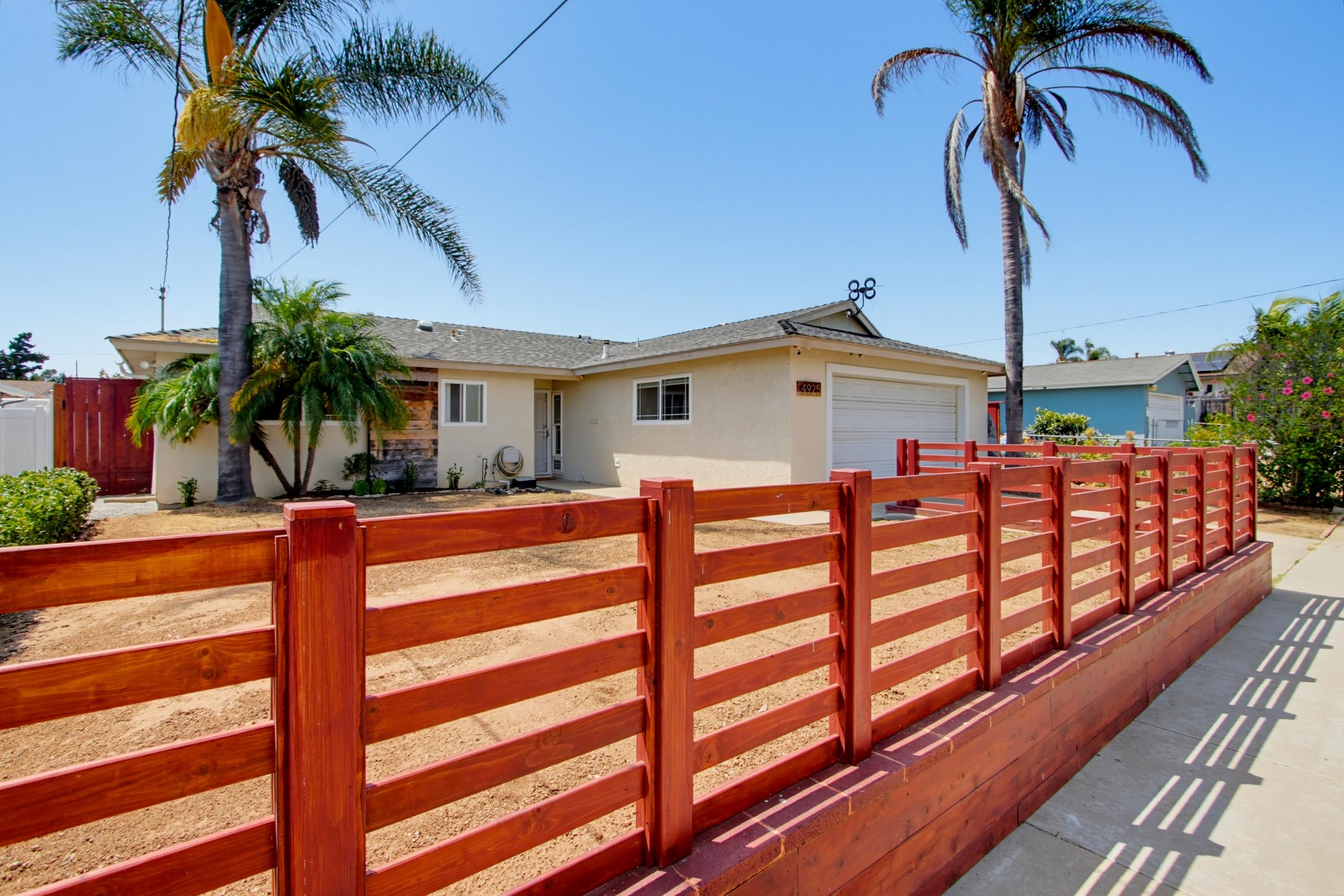 Virtual tour photo 3 of 45 for 4925 Siesta Dr