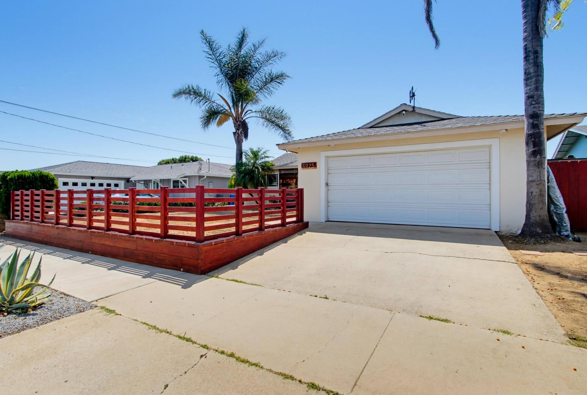 Virtual tour photo 4 of 45 for 4925 Siesta Dr
