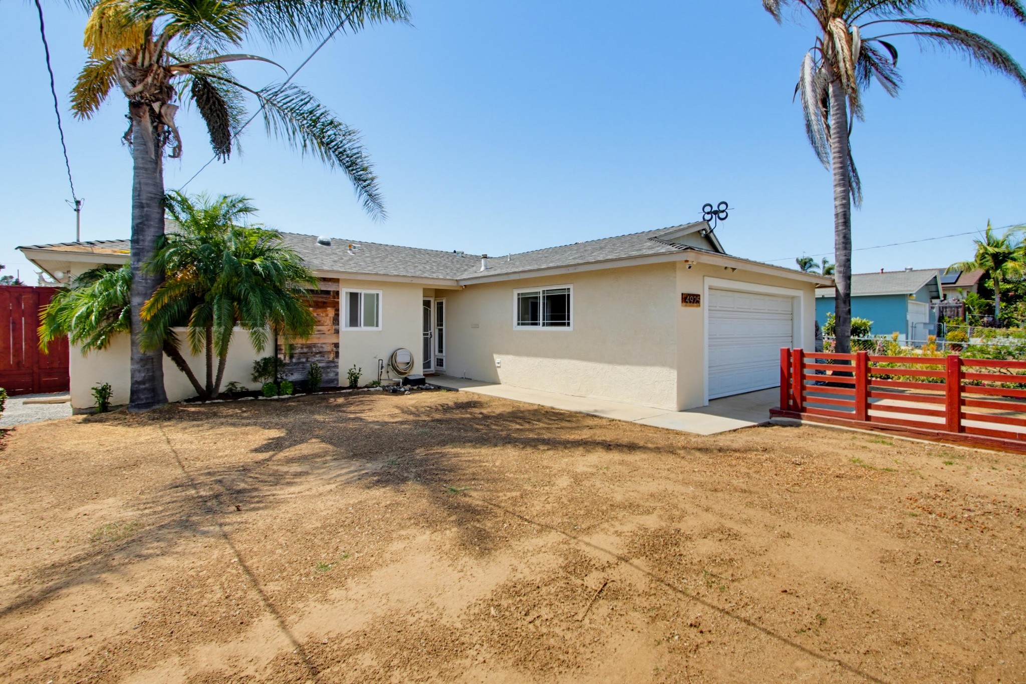Virtual tour photo 5 of 45 for 4925 Siesta Dr