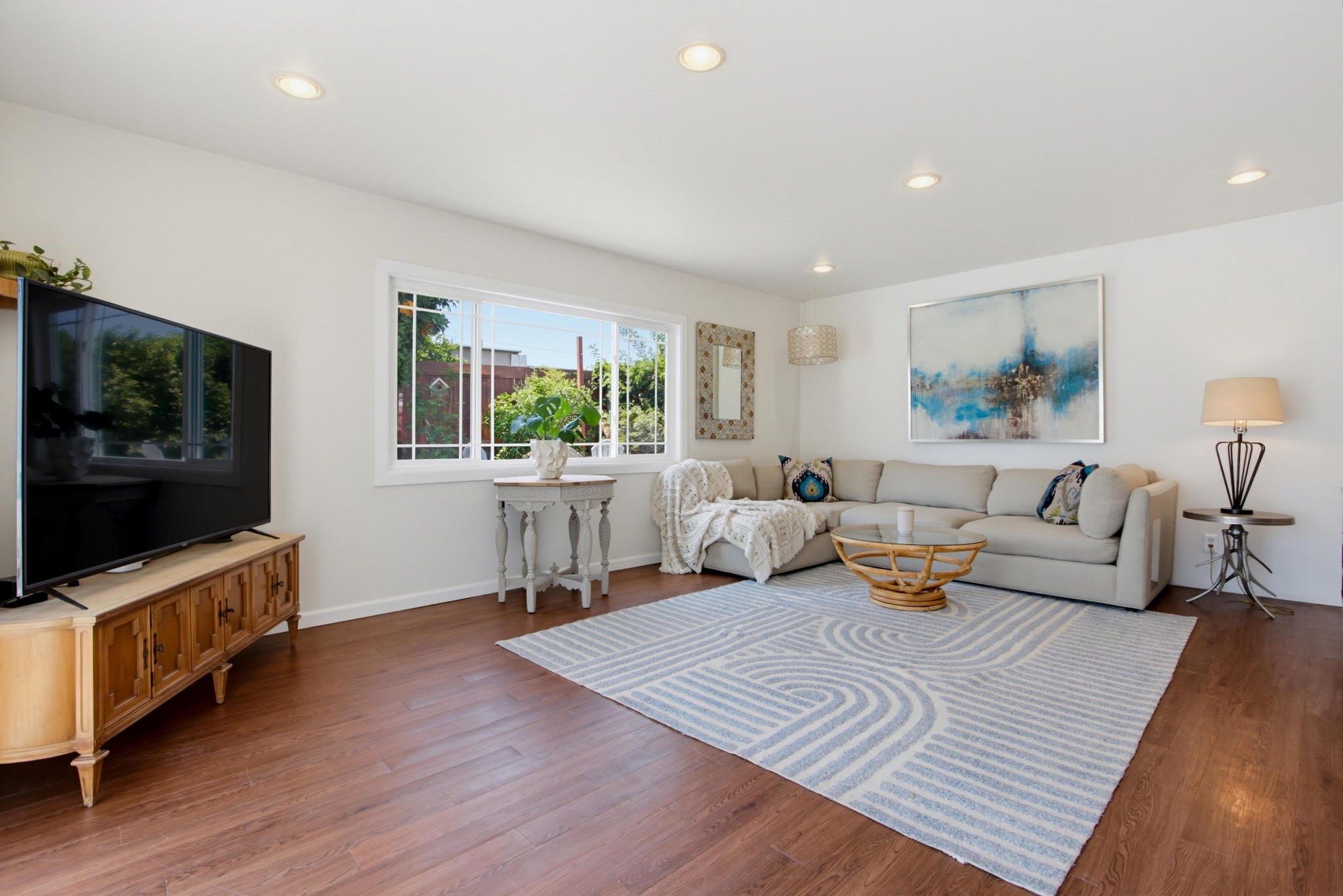 Virtual tour photo 8 of 45 for 4925 Siesta Dr