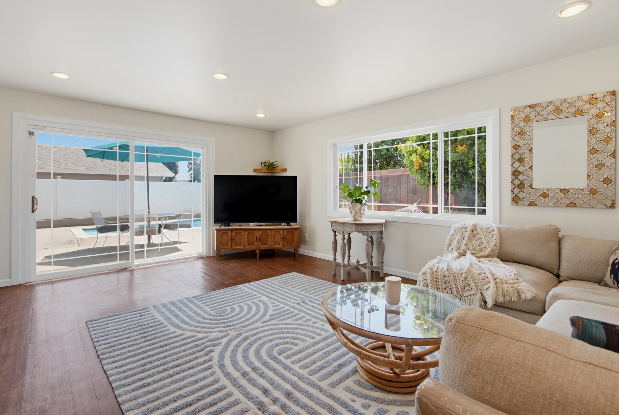 Virtual tour photo 9 of 45 for 4925 Siesta Dr