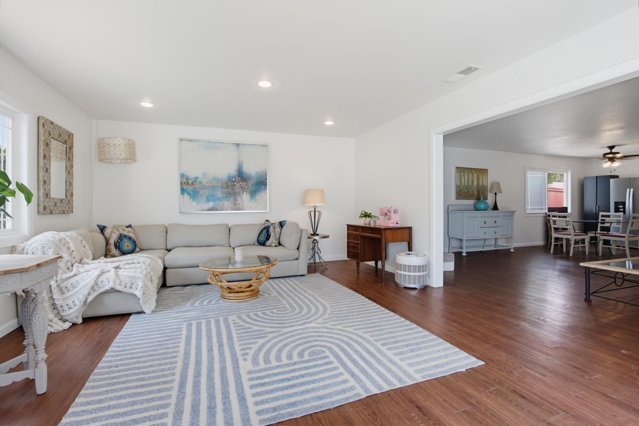Virtual tour photo 10 of 45 for 4925 Siesta Dr