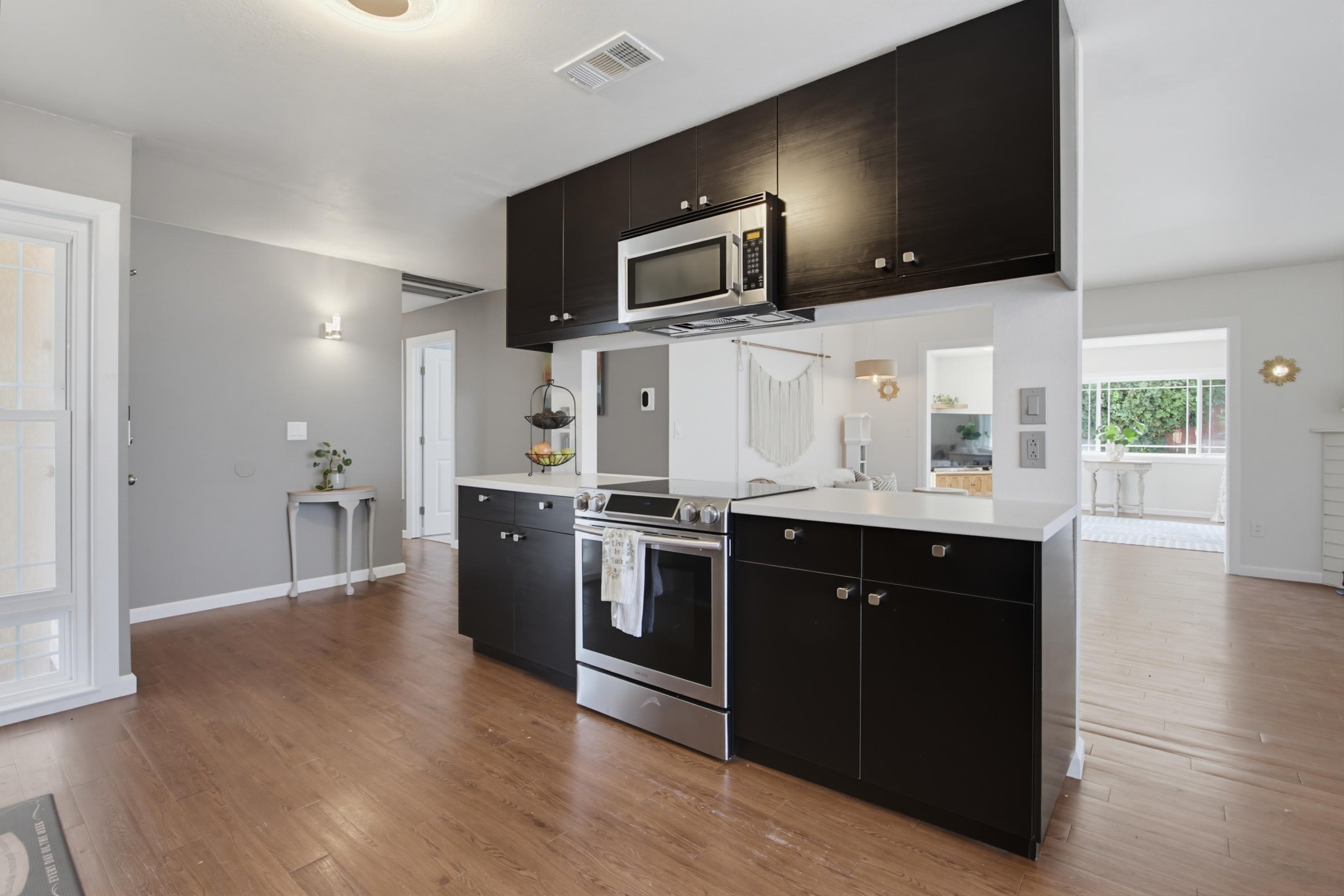Virtual tour photo 18 of 45 for 4925 Siesta Dr