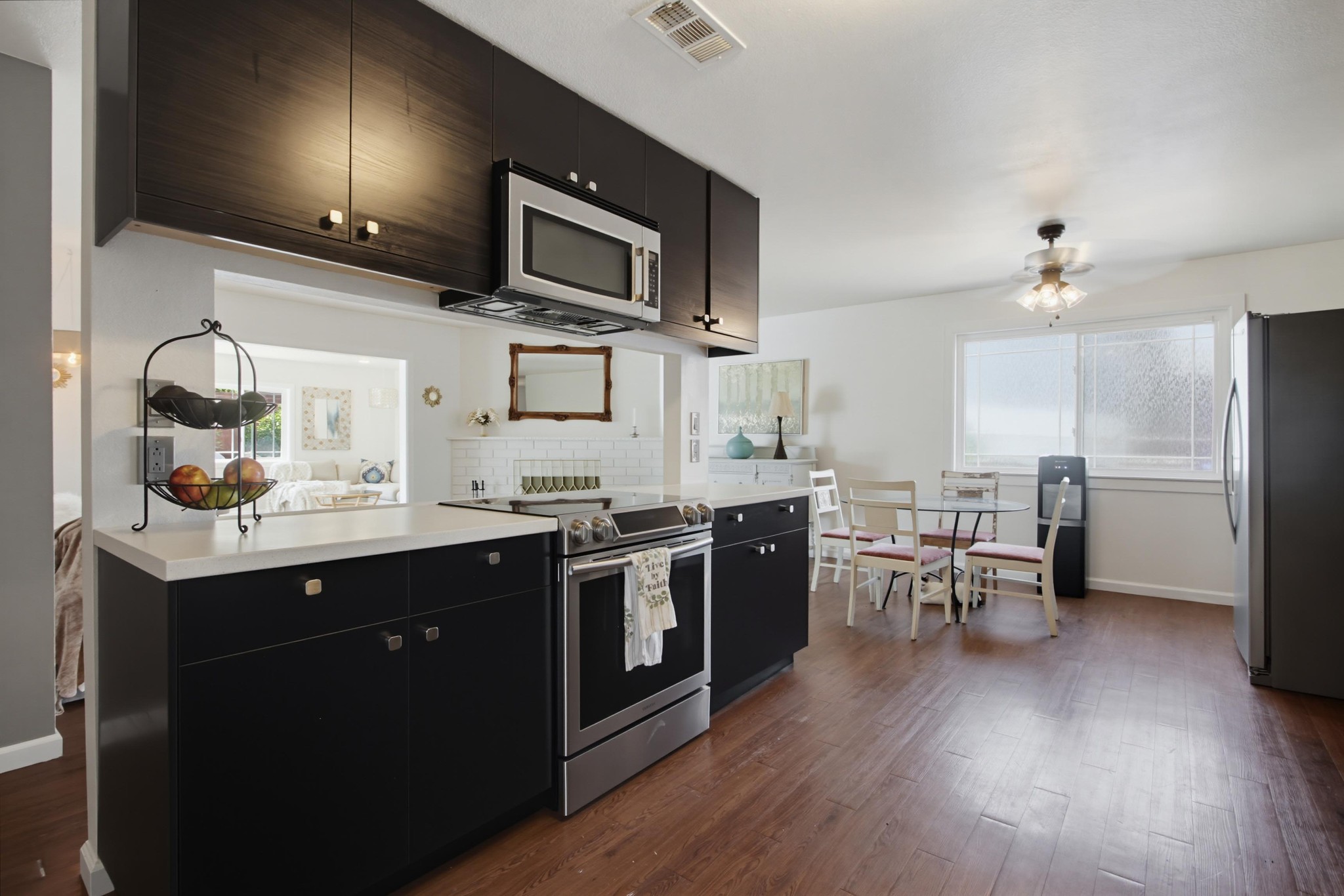 Virtual tour photo 21 of 45 for 4925 Siesta Dr