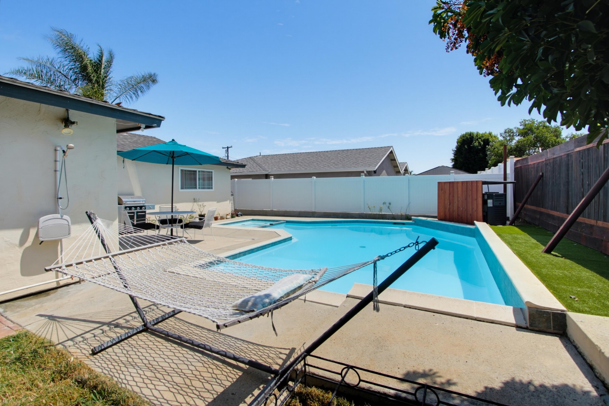 Virtual tour photo 38 of 45 for 4925 Siesta Dr