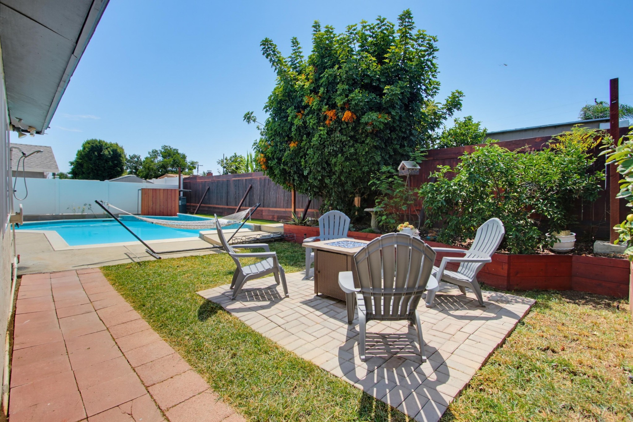 Virtual tour photo 42 of 45 for 4925 Siesta Dr