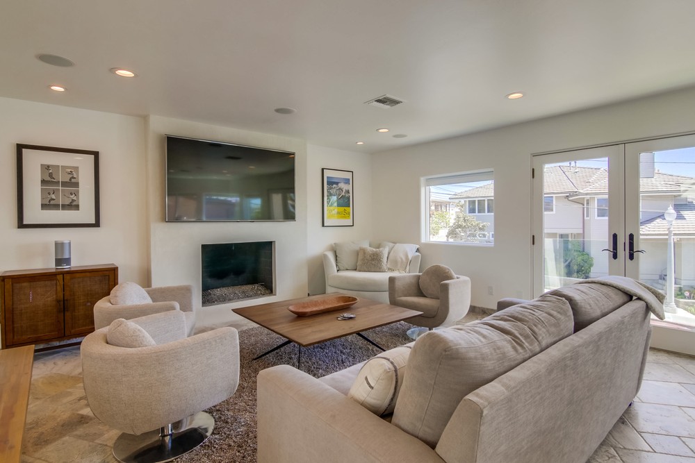 Virtual tour photo 14 of 112 for 4926 Crystal Dr
