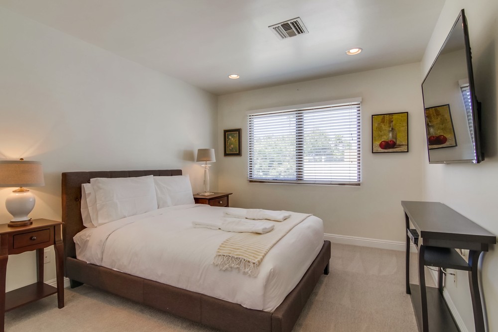 Virtual tour photo 36 of 112 for 4926 Crystal Dr