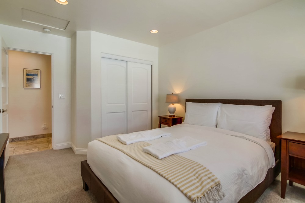 Virtual tour photo 37 of 112 for 4926 Crystal Dr