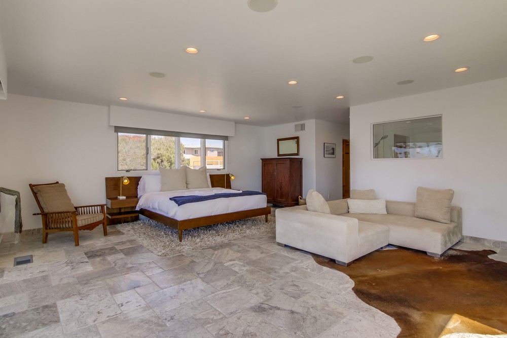 Virtual tour photo 43 of 112 for 4926 Crystal Dr