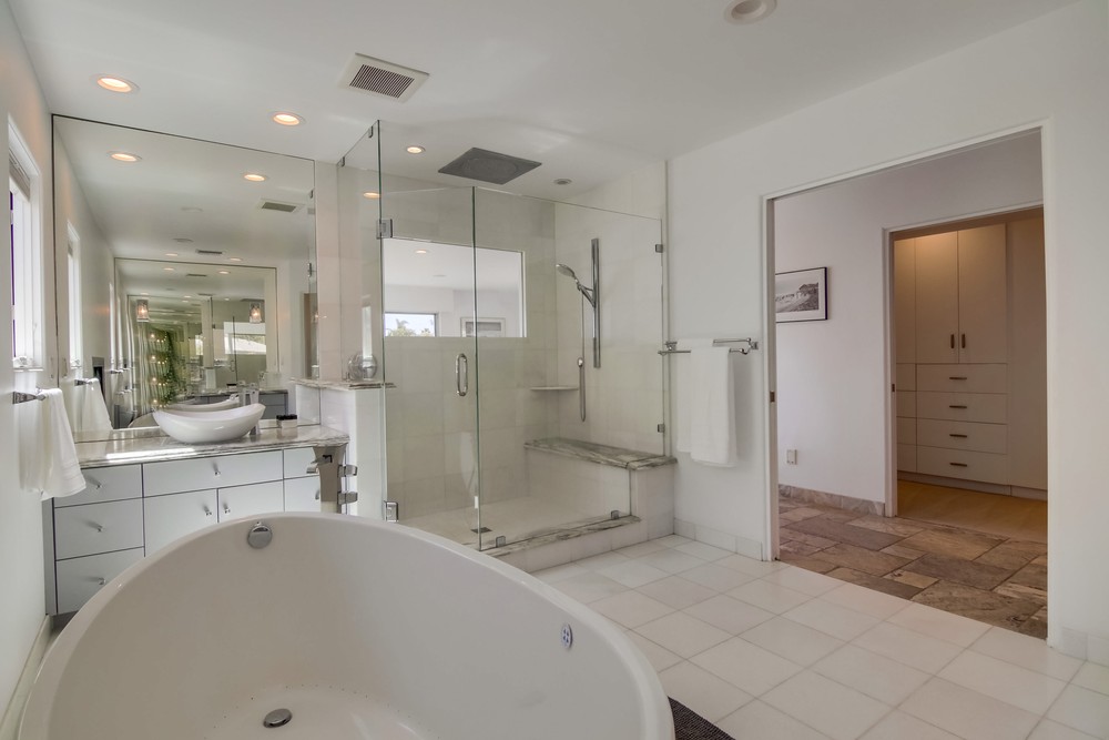 Virtual tour photo 53 of 112 for 4926 Crystal Dr