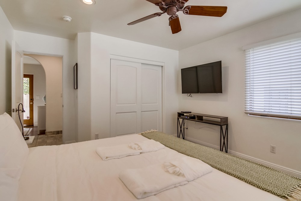 Virtual tour photo 83 of 112 for 4926 Crystal Dr