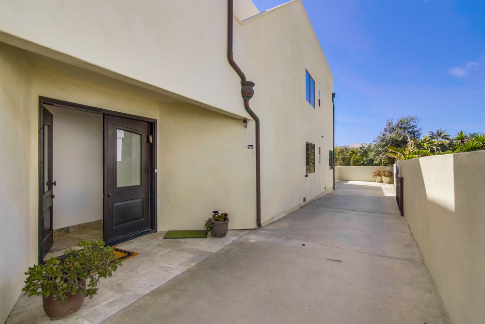 Virtual tour photo 106 of 112 for 4926 Crystal Dr
