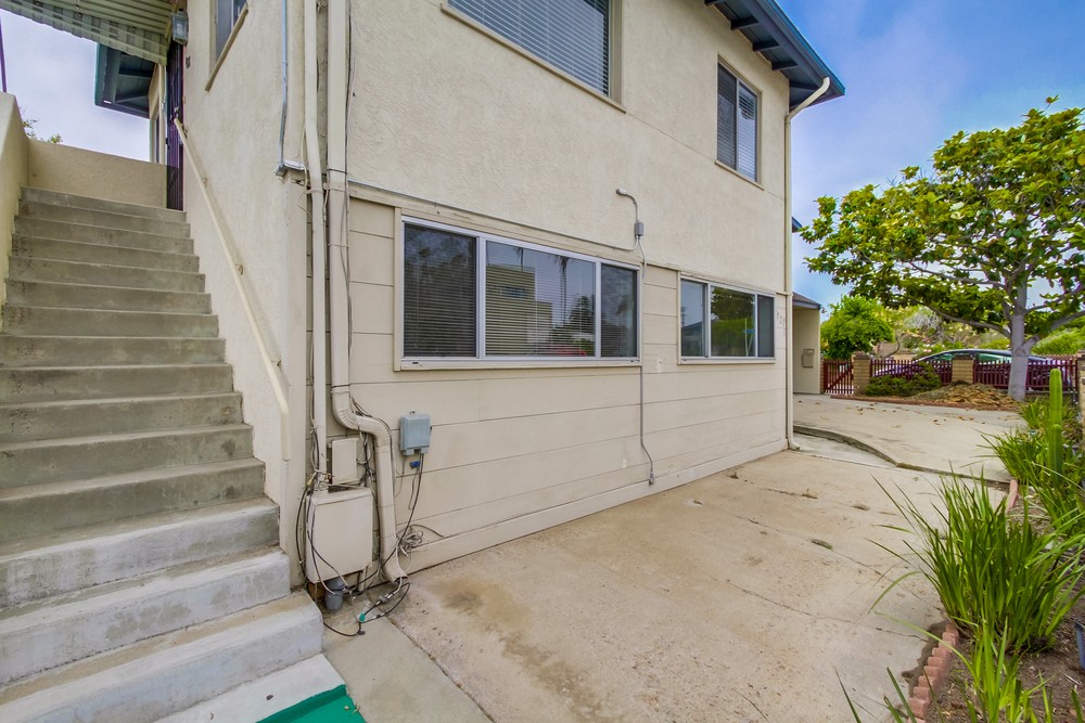 Virtual tour photo 5 of 32 for 4928 Mission Blvd