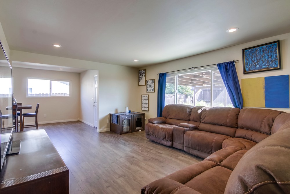 Virtual tour photo 7 of 35 for 493 Briarwood Rd
