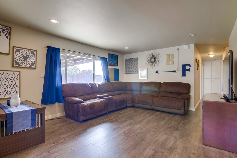 Virtual tour photo 8 of 35 for 493 Briarwood Rd