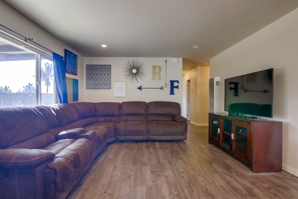 Virtual tour photo 9 of 35 for 493 Briarwood Rd