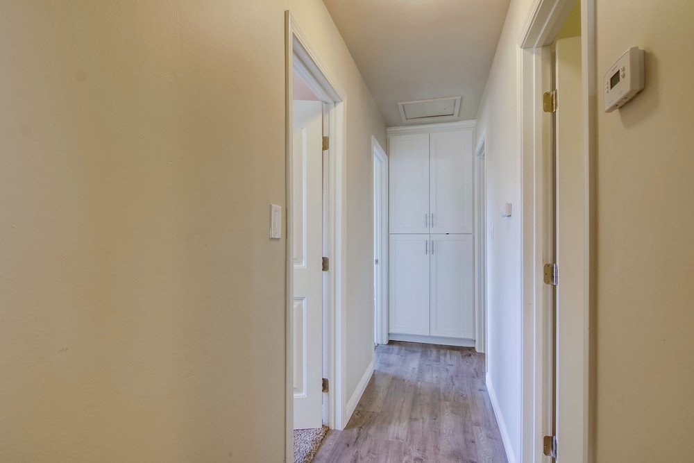 Virtual tour photo 25 of 35 for 493 Briarwood Rd