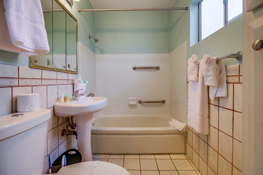 Virtual tour photo 22 of 37 for 4930 Mission Blvd